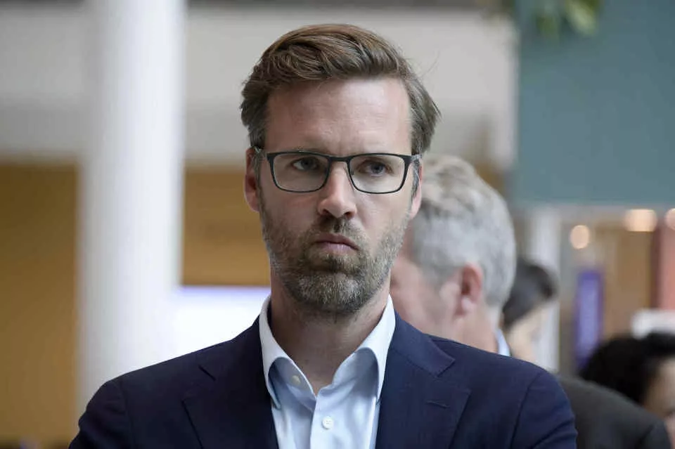 安世之争后，大量对华鹰派人士入主荷兰新内阁