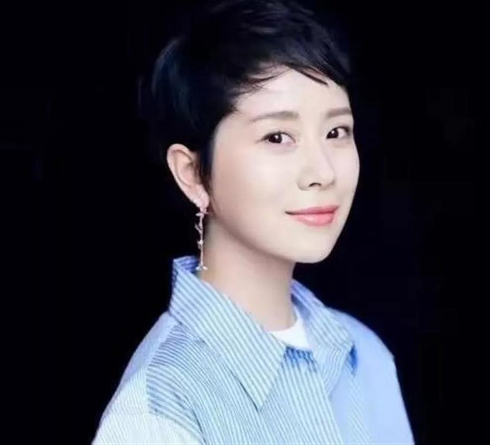 47岁海清:曾下跪表白欧豪,转身结婚生子,因儿子生病想过捐肾