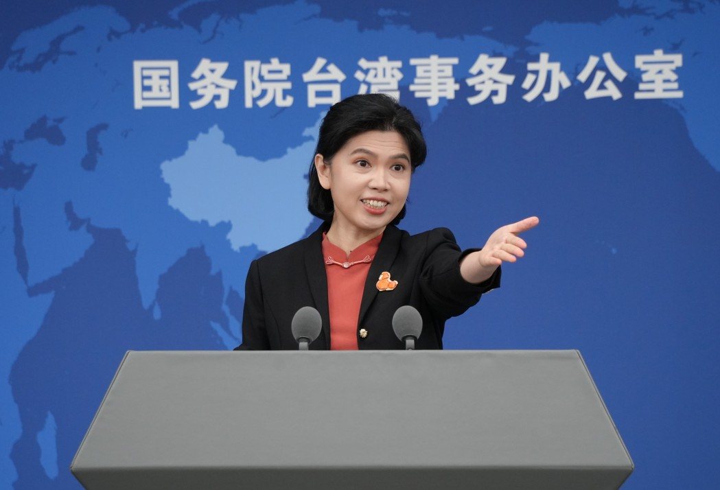 大陆国台办发言人朱凤莲主持11日的记者会。记者陈政录/摄影 大陆国台办发言人朱凤莲主持11日的记者会。记者陈政录/摄影