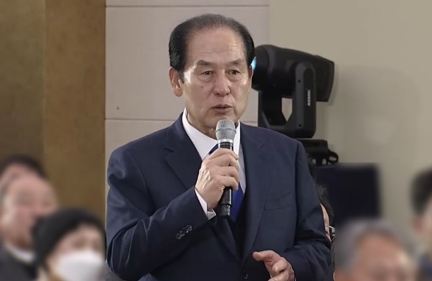 他提议从越南等国“进口处女”,被开除党籍了