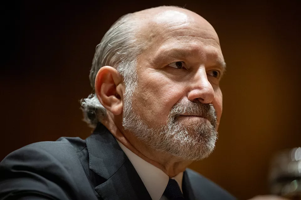 美商务部长涉爱泼斯坦案被逼辞职,白宫为其辩护