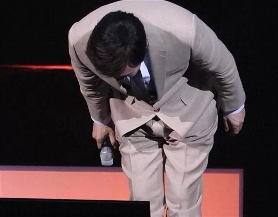 换电话断联好友,费玉清隐退六年,亲哥张菲不忍说出实情