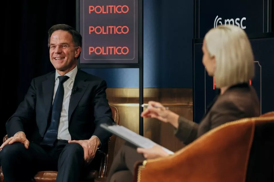 北约秘书长回应“爸爸梗”：是我英语不好造成的