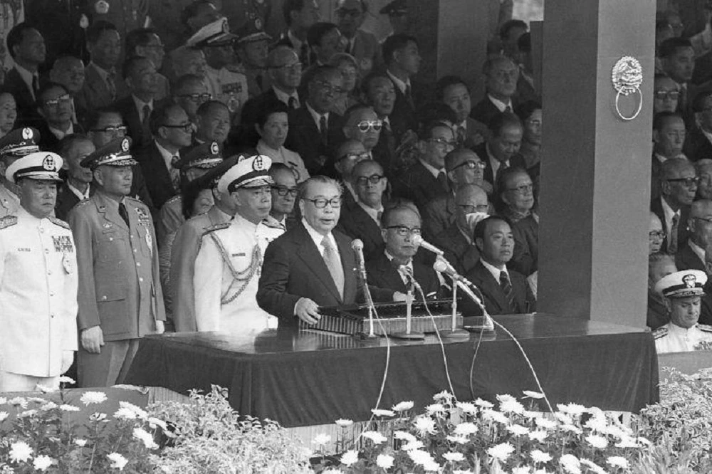 「蒋经国」是台湾一个相当成功的神话建构。 （维基百科）