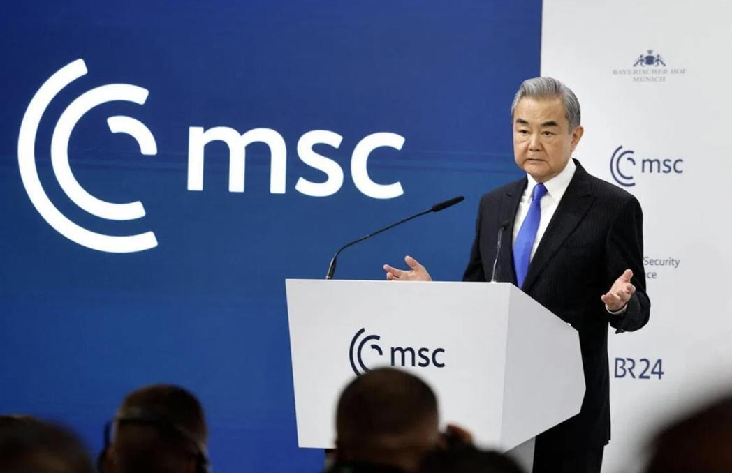 大陆外长王毅上星期六(2月14日)在德国慕尼黑安全会议上发表讲话。 (法新社) 大陆外长王毅上星期六(2月14日)在德国慕尼黑安全会议上发表讲话。 (法新社)