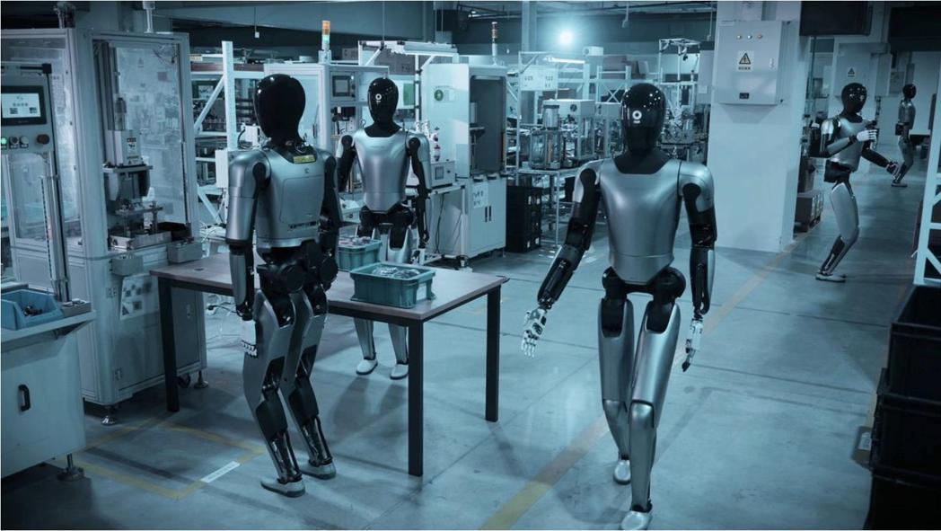 魔法原子机器人马年春晚将登上央视春晚舞台,和言承旭等明星一起表演。(第一财经) 魔法原子机器人马年春晚将登上央视春晚舞台,和言承旭等明星一起表演。(第一财经)