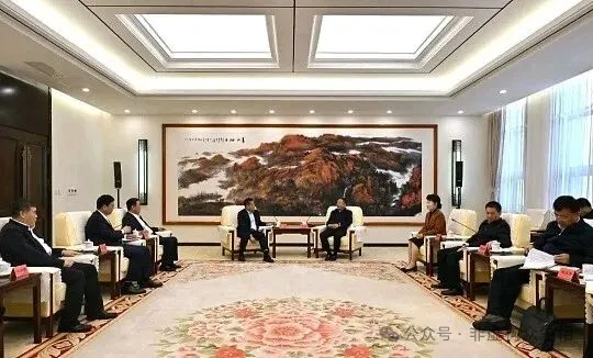 被称正部级“时装女王”，高官终于落马