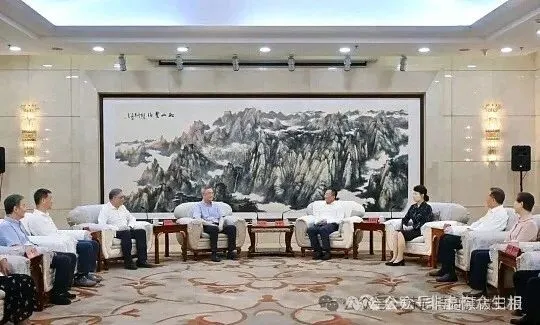 被称正部级“时装女王”，高官终于落马