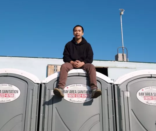 31岁亚裔男子年赚430万美元 还敢保证这份工作绝不会被AI取代