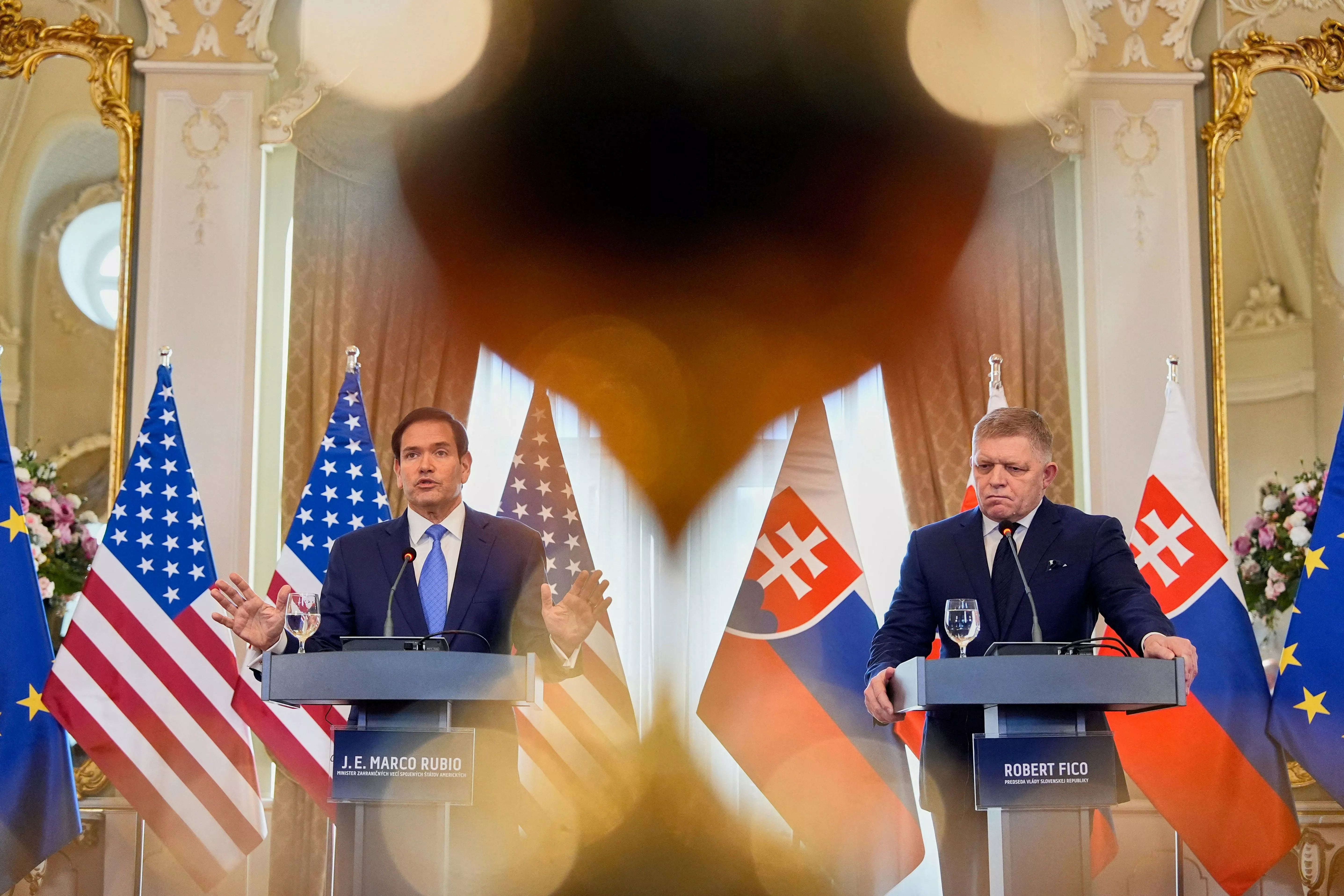 鲁比奥：美国不会退出北约 希望同盟更强大