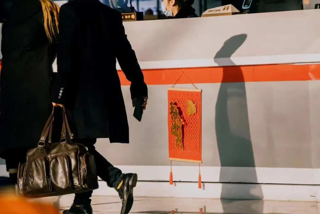 “反向过年”爆火：中国人的春节，正在巨变