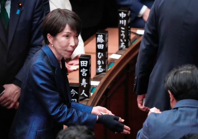 高市早苗连任首相！真的能对中国强硬到底吗？