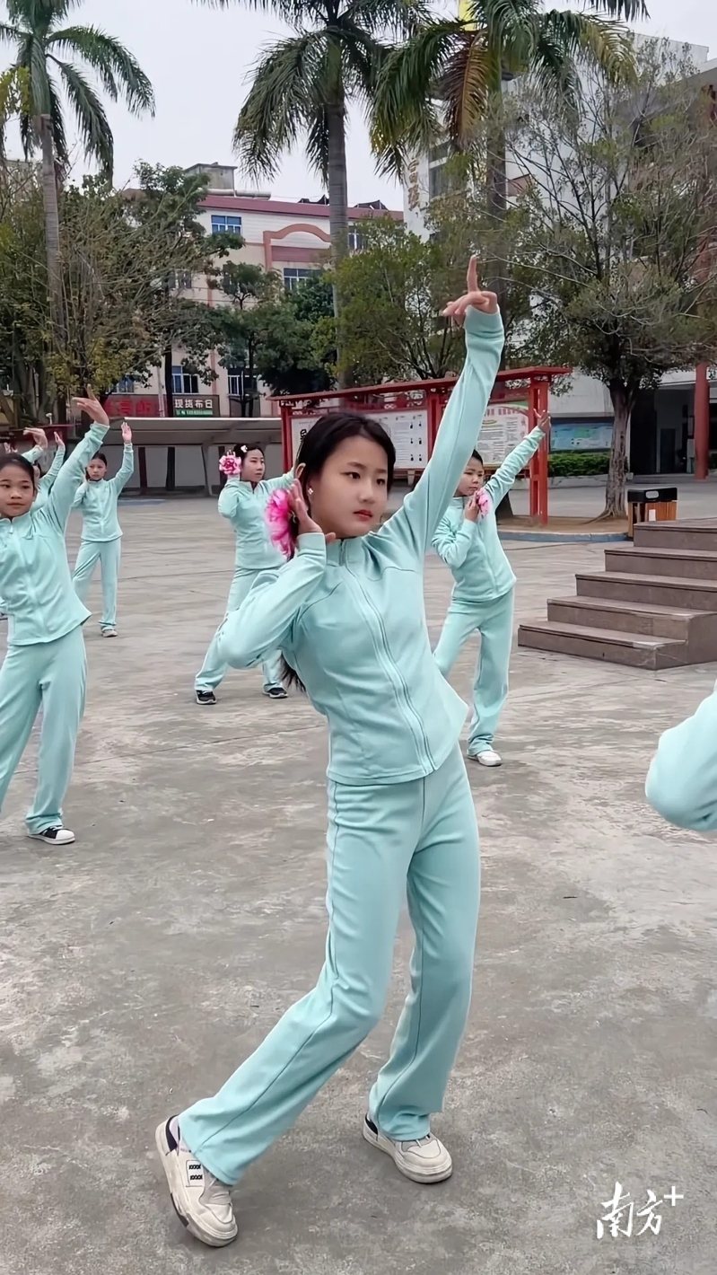 張羽彤訓練場景。(取材自南方+/受訪者供圖)