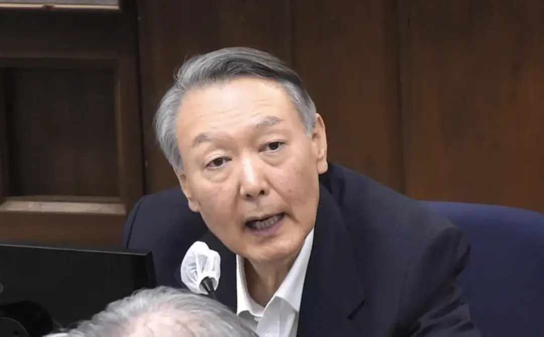 尹锡悦被判无期 律师称判决无视真相 民众:不想再听