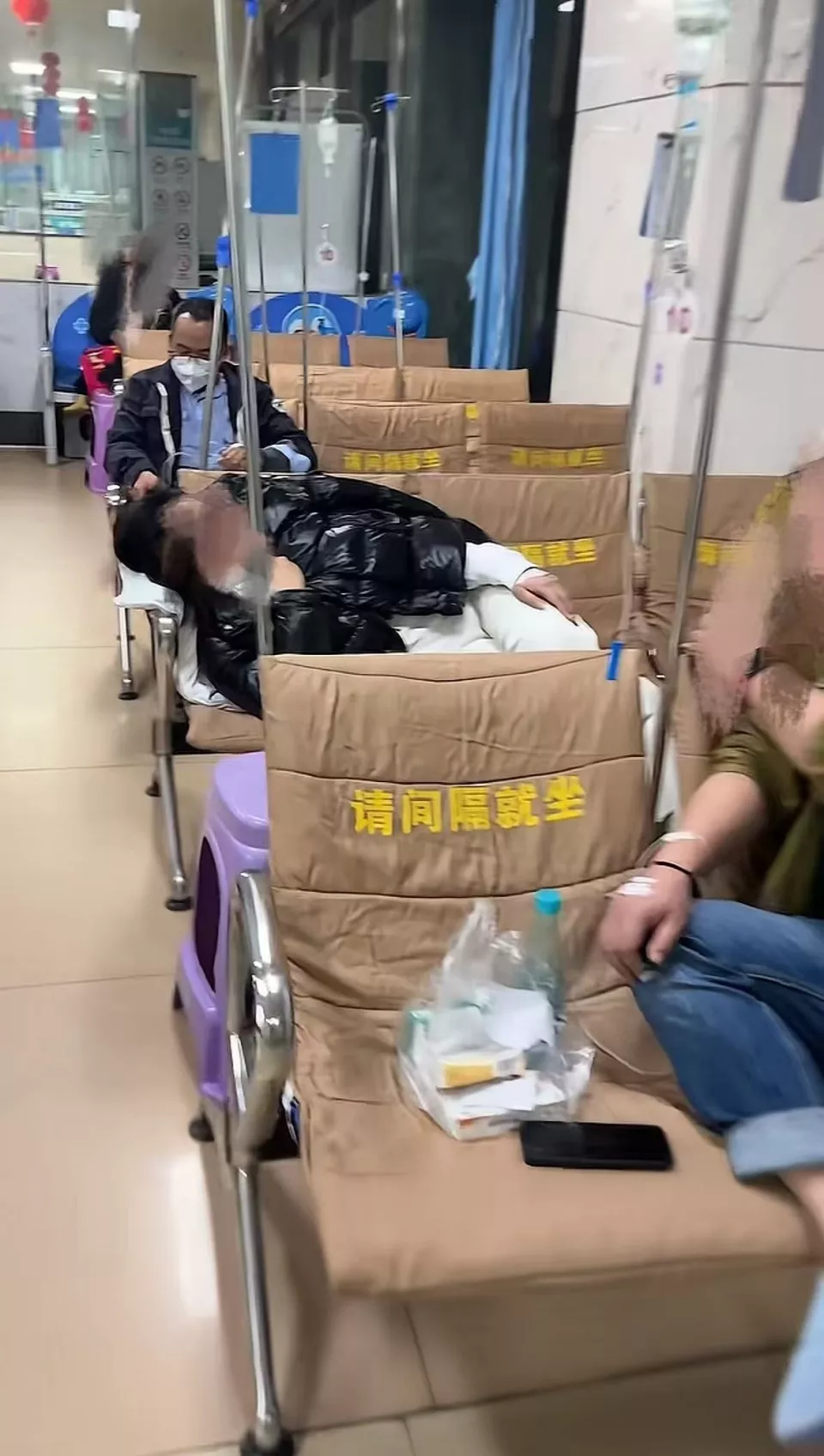 7人在广西防城港一火锅店用餐后上吐下泻，店家回应