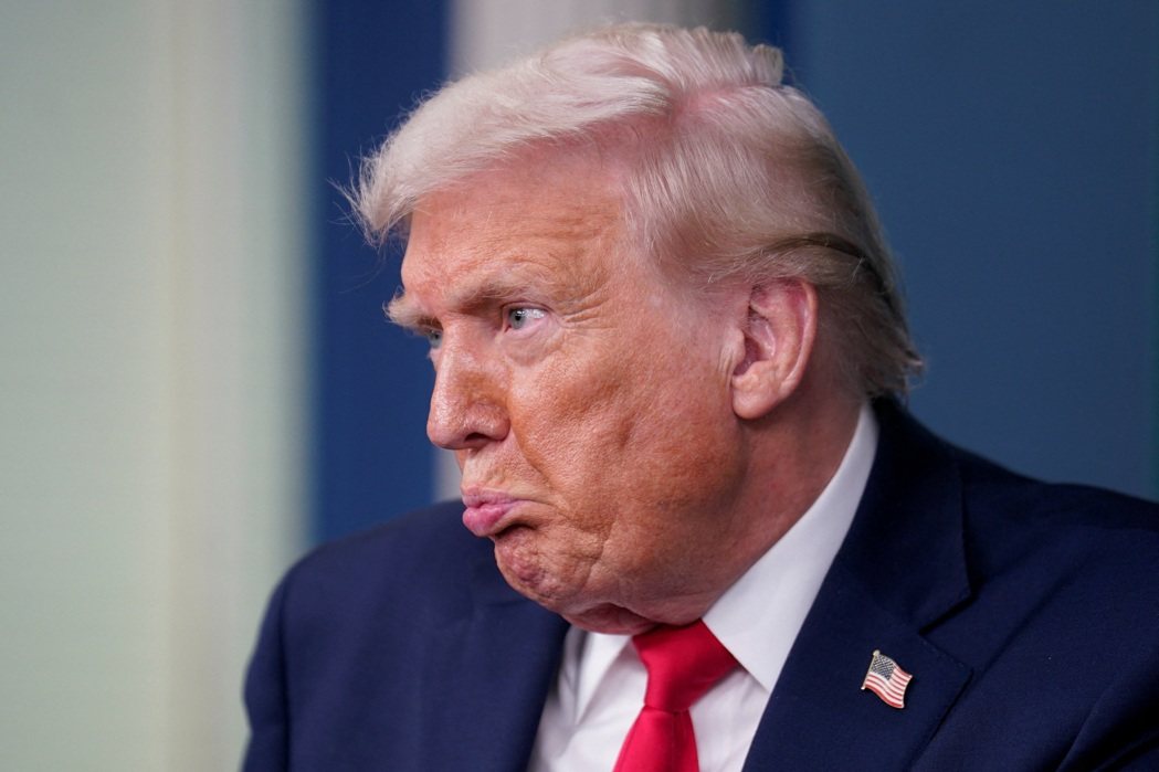 美国最高法院裁决,认定川普政府对等关税违法后,川普随即表示依据美国《1974年贸... 美国最高法院裁决,认定川普政府对等关税违法后,川普随即表示依据美国《1974年贸...