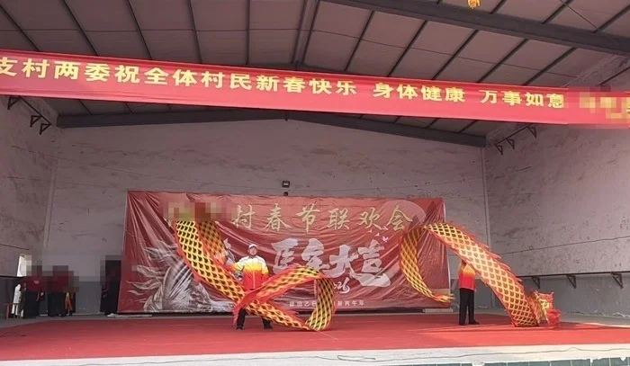 女儿眼中的“卖肉”父亲：40年躬身肉案前压弯了双腿