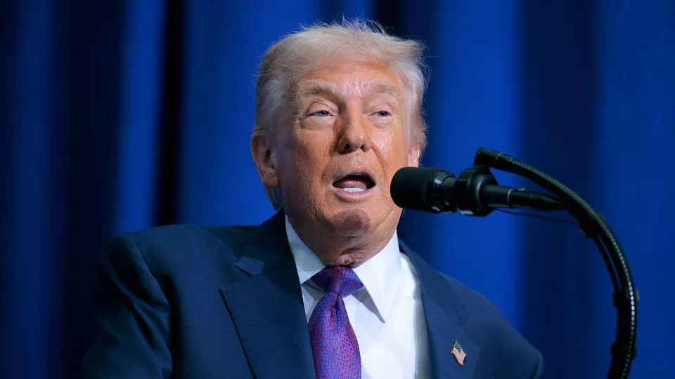 特朗普:高市早苗“特别喜欢我”