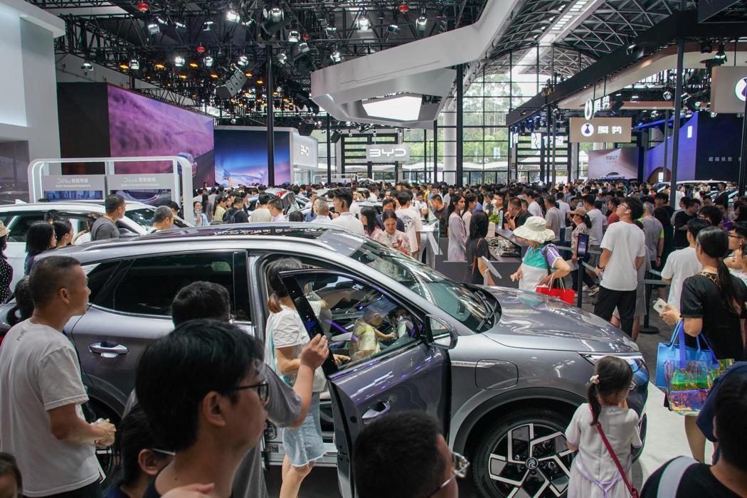 大陆车市促销由传统花式价格战转向金融战。(中新社) 大陆车市促销由传统花式价格战转向金融战。(中新社)