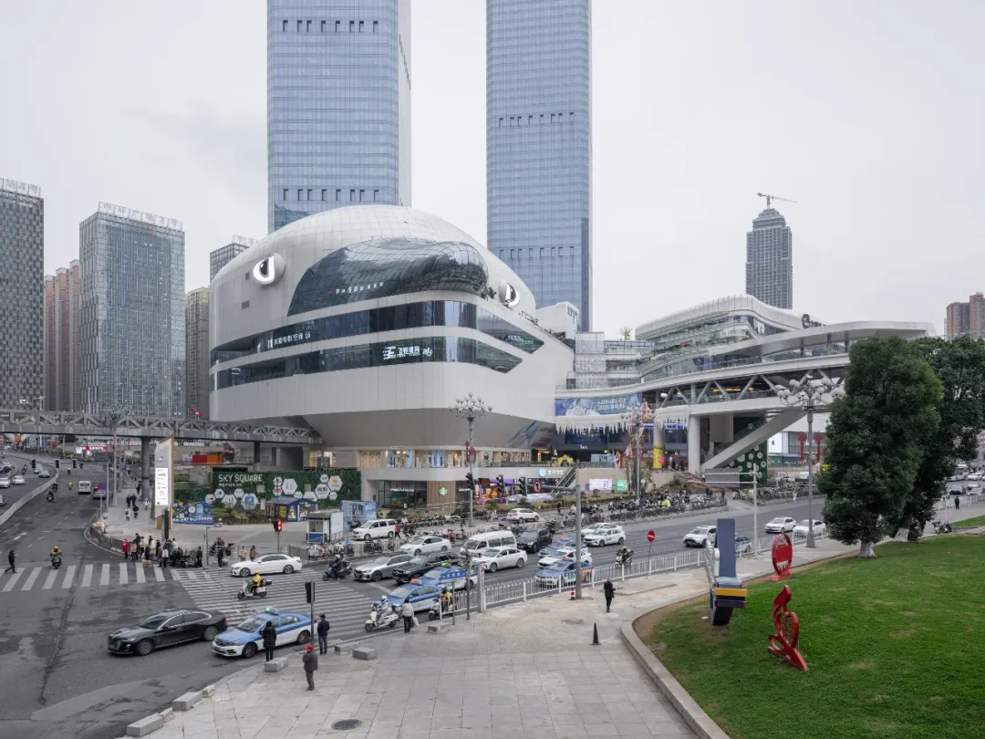 见证27亿“白宫” 中国有个魔幻的亚洲最大社区 见证27亿“白宫” 中国有个魔幻的亚洲最大社区