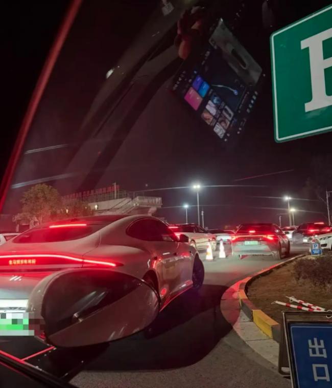 第一批春节返程的人,哭了… 第一批春节返程的人,哭了…