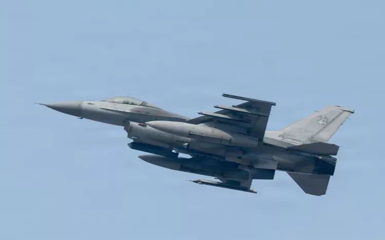 黄海上空惊魂一夜:美中战机对峙 韩国向美方抗议