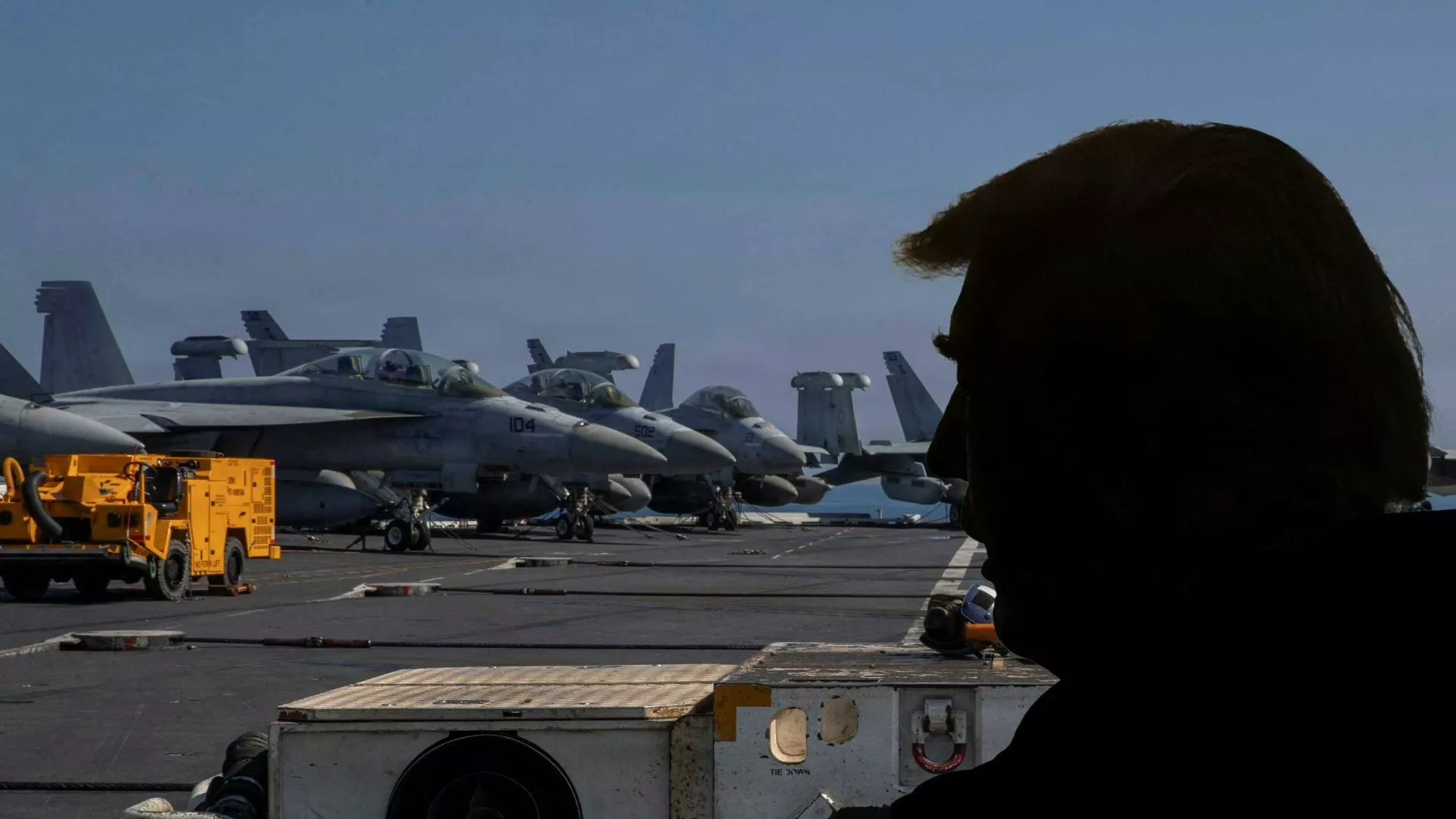 特朗普箭在弦上：伊朗局势的三条出路