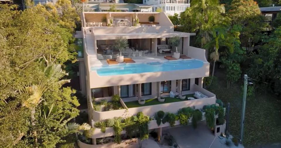 澳洲一名男子安德魯(Andrew,化名)抽獎中大獎,幸運獲得一棟價值2億元豪宅。(圖/翻攝YouTube/Dream Home Art Union)