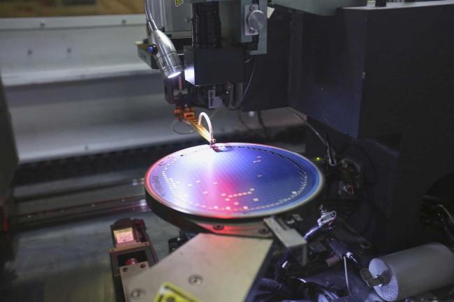 没有EUV的突围战：中国能否“弯道超车”？