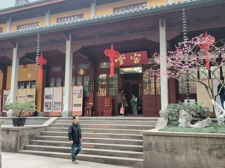 灵隐寺惊现110万家厂商祈福？官方回应：假的