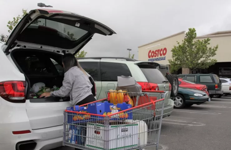 离谱！华人Costco门口遭持枪抢车 嫌犯竟用翻译软件…