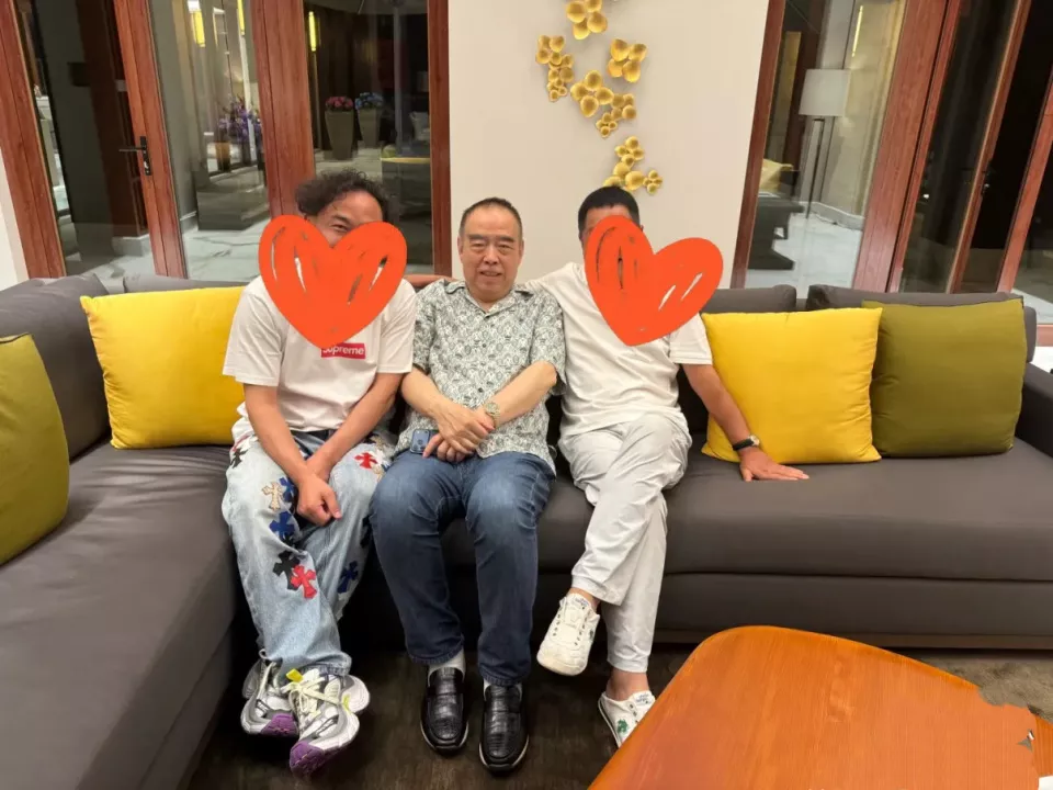 陈凯歌三亚豪宅过年，穿1万4花衬衫戴60万大金表