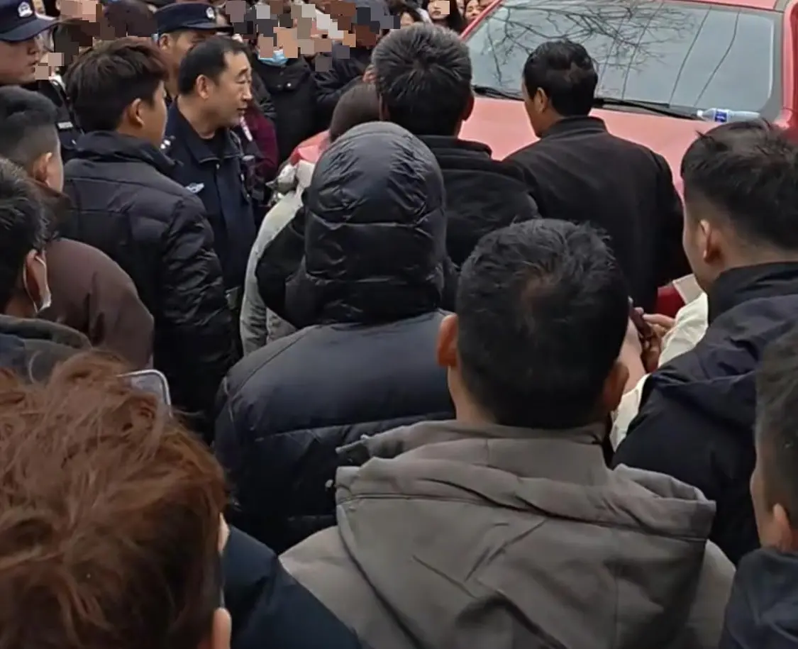 男子闪婚后称女方拒绝同房 开礼炮车上门讨彩礼