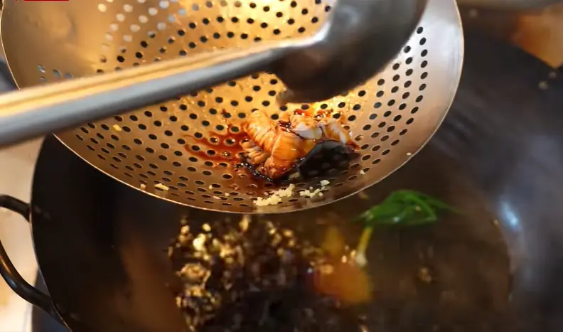 德代表团品尝西湖醋鱼与东坡肉 默茨:我是中餐忠粉