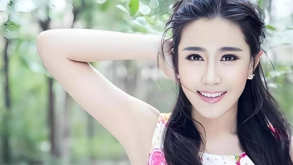 42岁香港艳星下嫁山东农村，曾不雅照满天飞