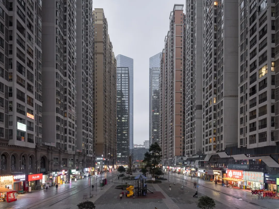 见证27亿“白宫” 中国有个魔幻的亚洲最大社区 见证27亿“白宫” 中国有个魔幻的亚洲最大社区