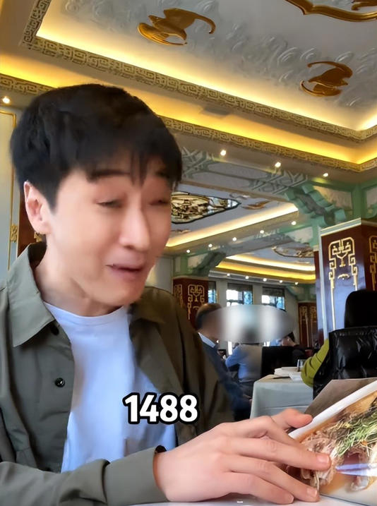 明星都肉疼!演员王宁去杭州吃面,2188元一碗吃不起,点了便宜的