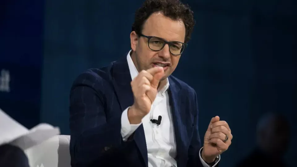 特朗普为什么和一家AI公司“开战”？