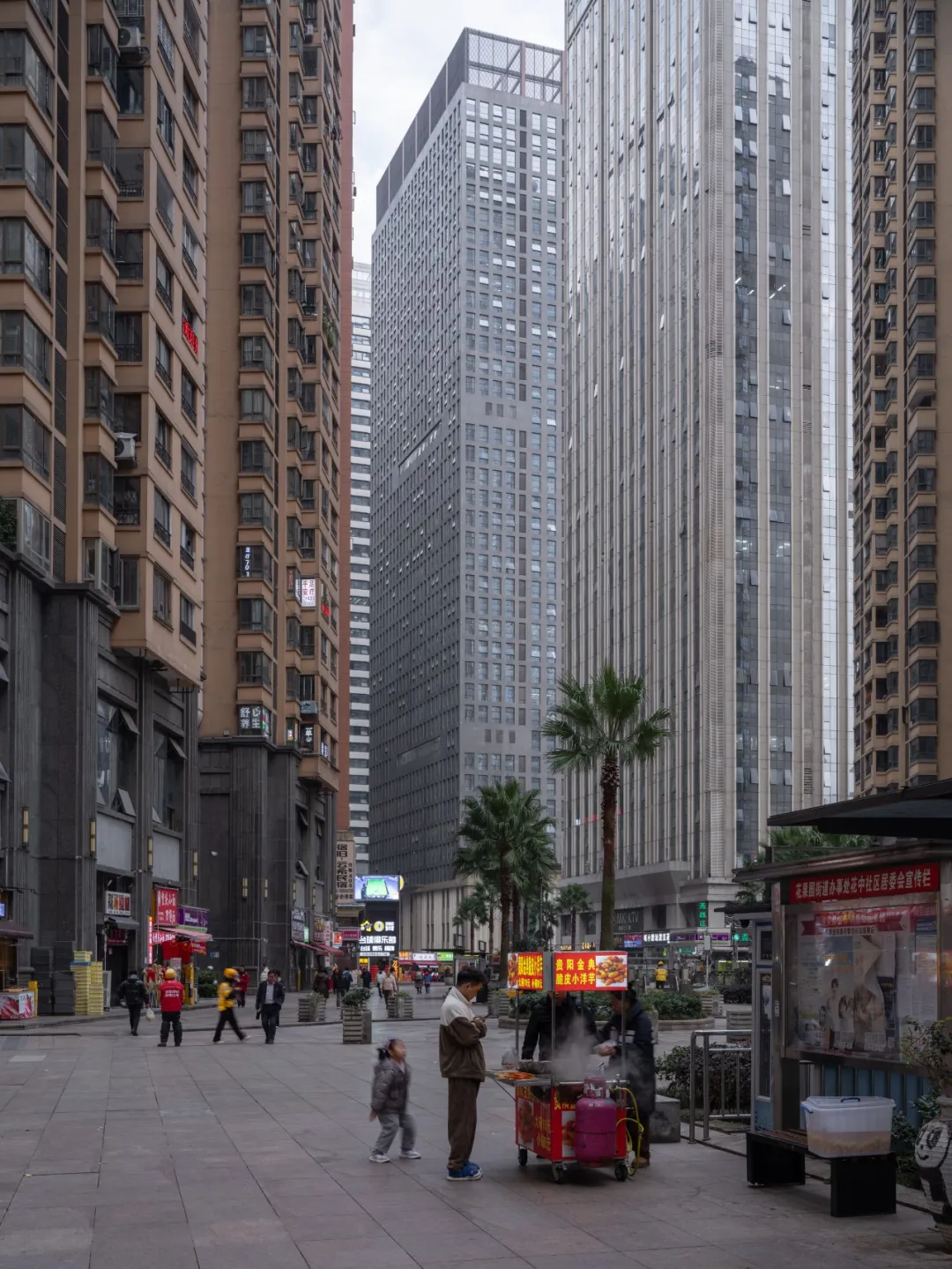 见证27亿“白宫” 中国有个魔幻的亚洲最大社区 见证27亿“白宫” 中国有个魔幻的亚洲最大社区