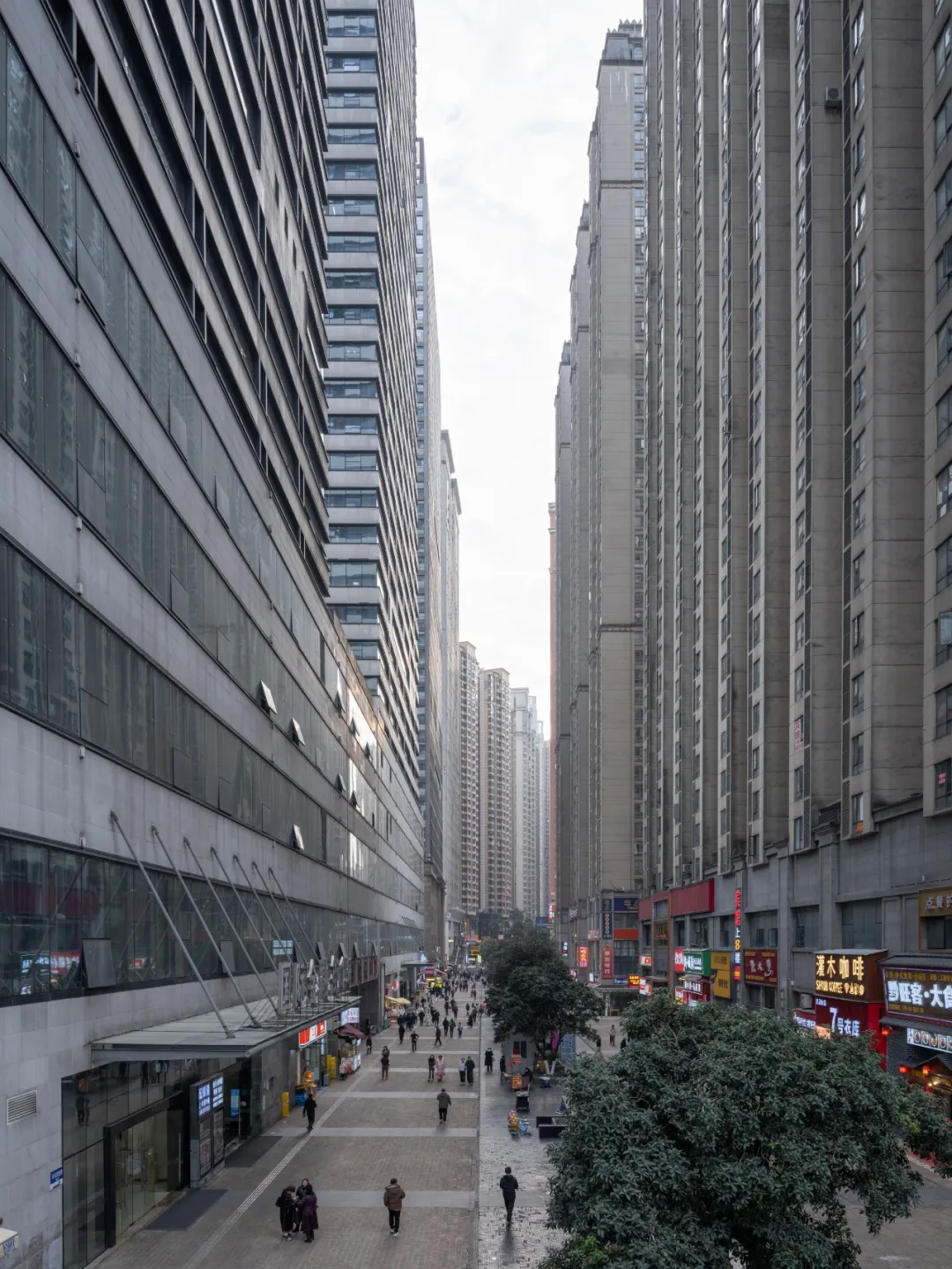 见证27亿“白宫” 中国有个魔幻的亚洲最大社区 见证27亿“白宫” 中国有个魔幻的亚洲最大社区