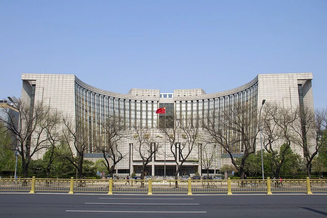 中国央行出手 人民币大涨是喜是忧？