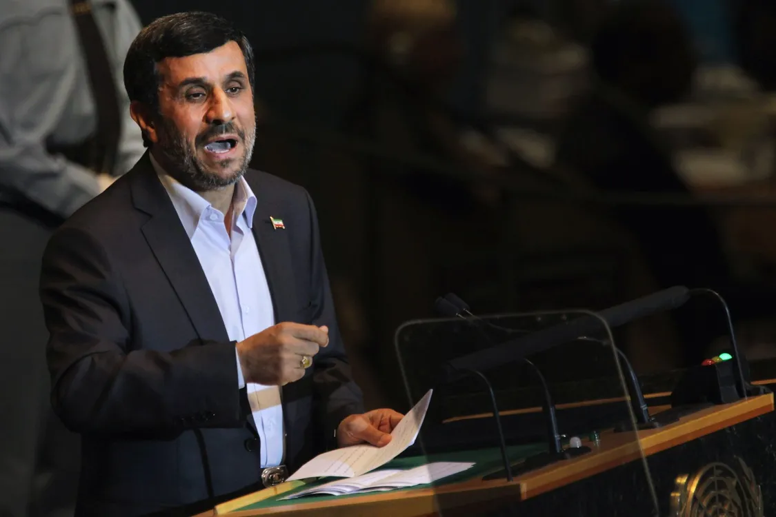 伊朗前总统内贾德被传死于美以空袭，家属否认