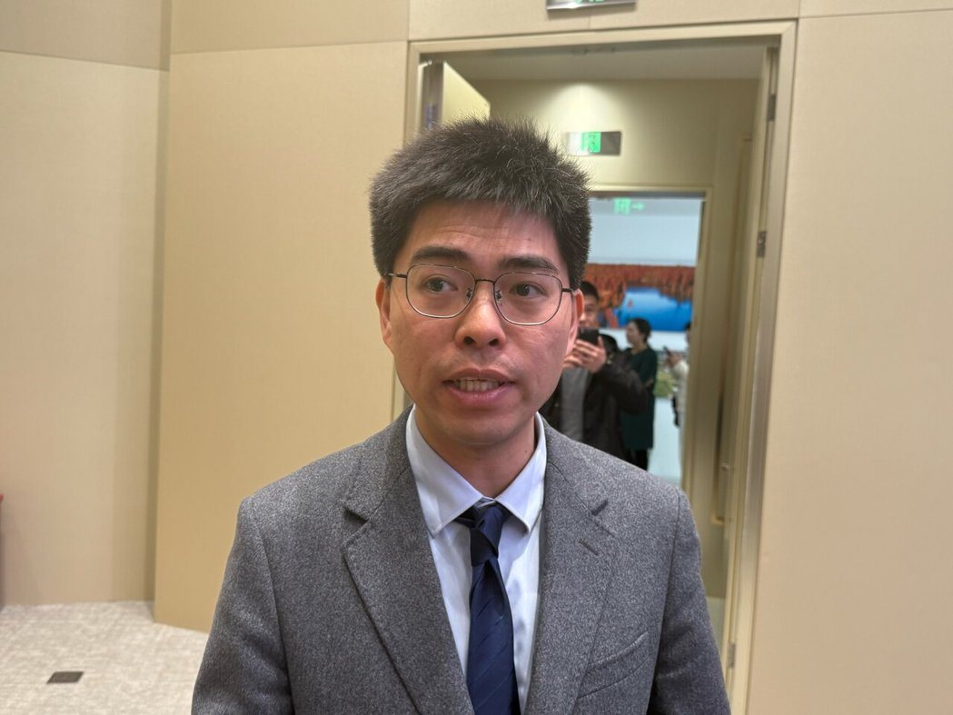 中科曙光战略合作部总监陈衎2月28日在上海市政府记者会后受访表示,中科曙光致力于... 中科曙光战略合作部总监陈衎2月28日在上海市政府记者会后受访表示,中科曙光致力于...