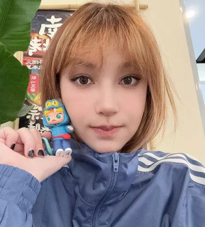 李雨桐情绪失控！发文怒斥薛之谦联手妻子坑害她