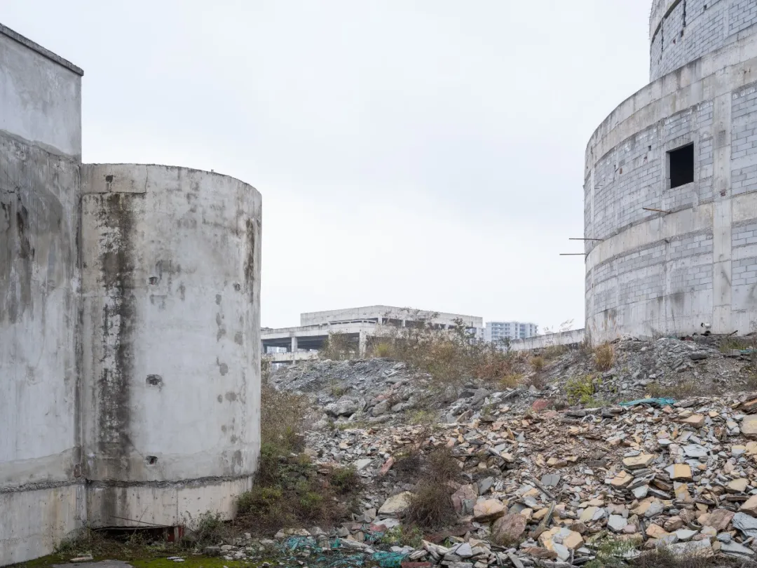 见证27亿“白宫” 中国有个魔幻的亚洲最大社区