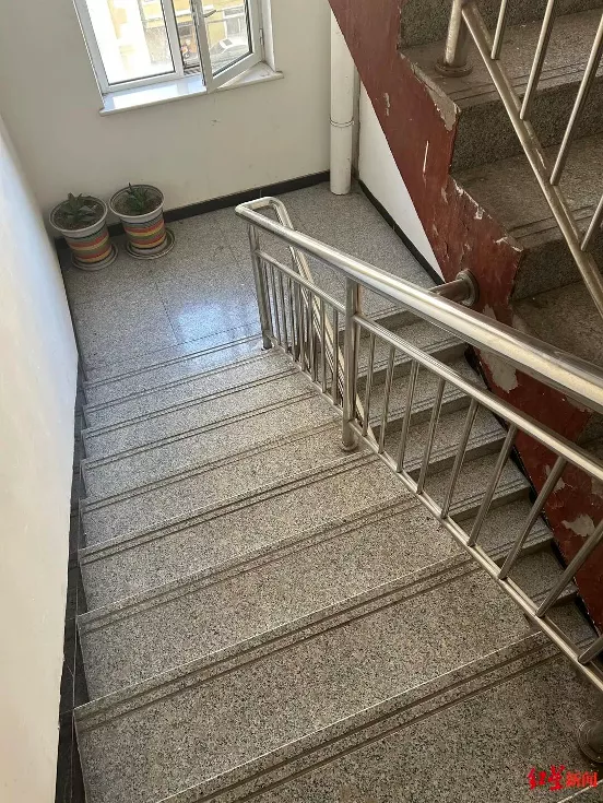 120抵达后拒抬老人致死,急救中心:抬人不是义务