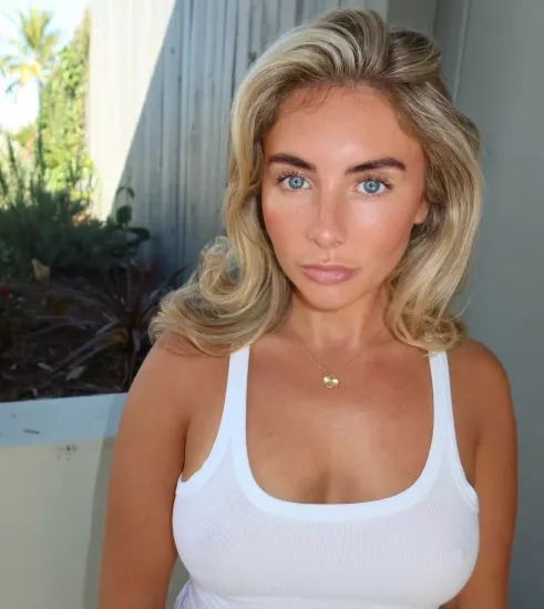 网红与400男无保护关系后 宣布怀孕 孩子爸是谁？