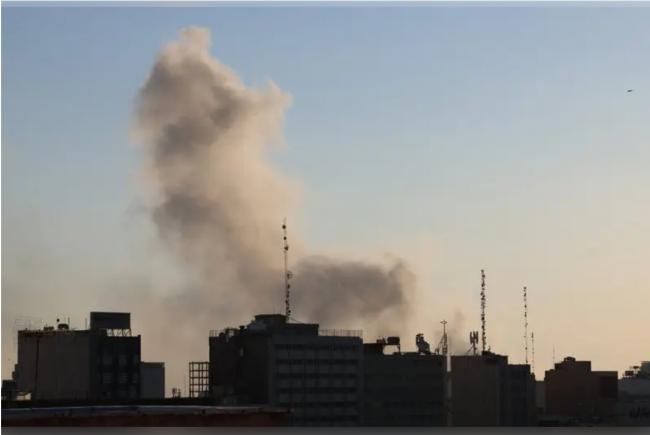 正要选新任最高领袖 伊“专家会议”大楼遭炸毁