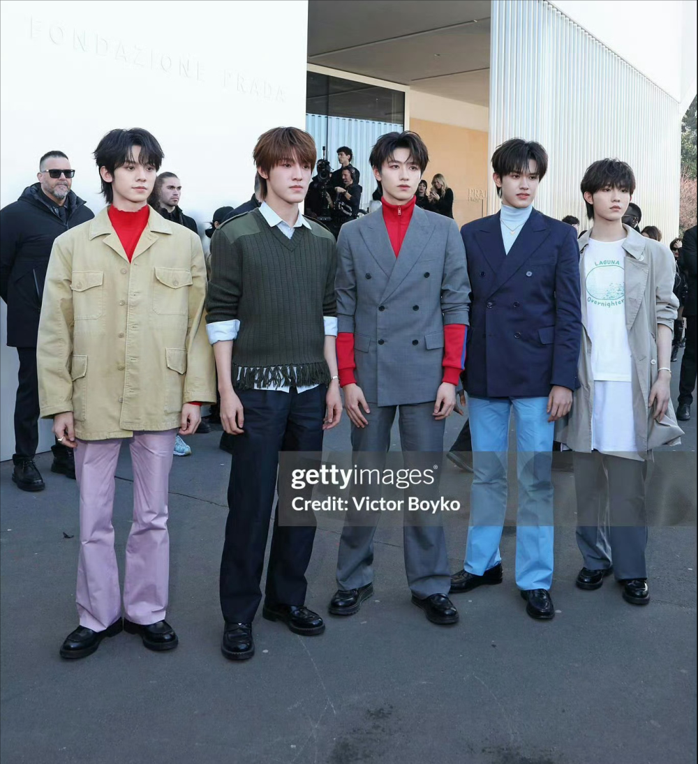 米兰时装周:杨幂撑住外媒镜头 长泽雅美老了 陈坤怎么长这样了?