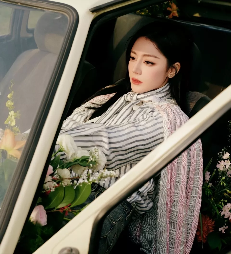 巴黎这一夜:王楚然美的惊心动魄,被金智秀吓到,宋佳赢麻了